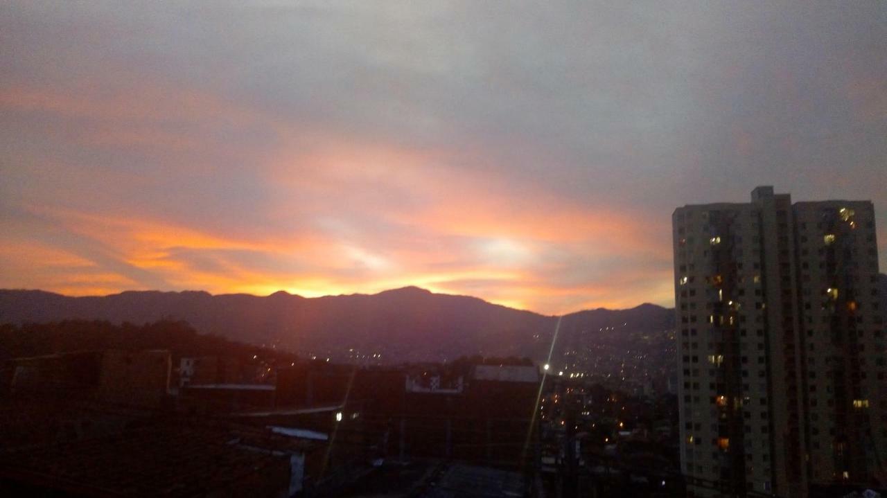Habitacion Cerca Al Centro Medellín Eksteriør bilde